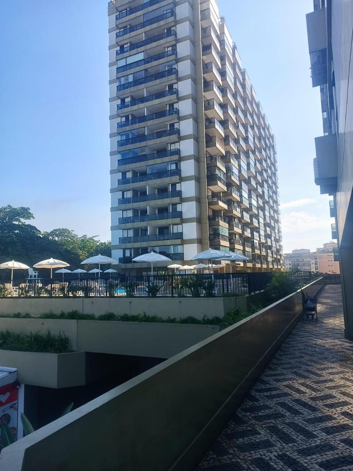 Pe Na Areia Barra Da Tijuca * Rio de Janeiro